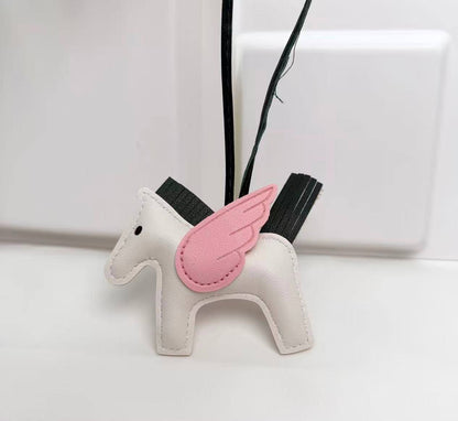 Hermes Horse Bag Charm 🔥
15 dhs✅

Zain243
♥️♥️♥️
