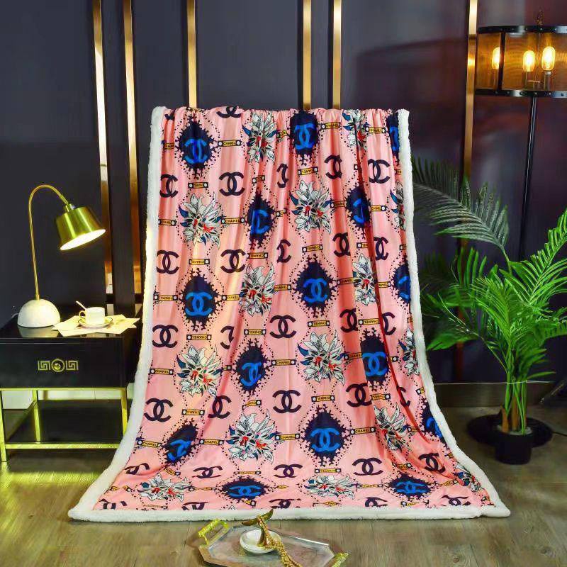 Master 
Blanket 
King size 
230/200
80 dhs✅

Zain99
♥️♥️♥️♥️
