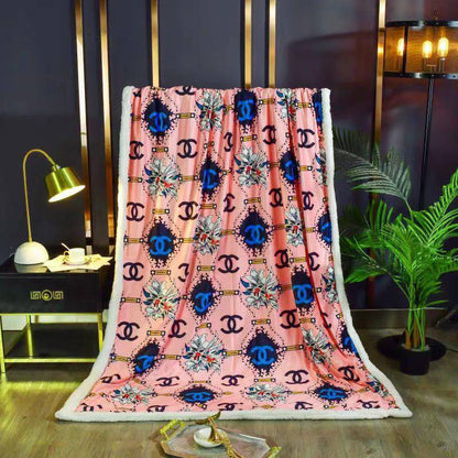 Master 
Blanket 
King size 
230/200
80 dhs✅

Zain99
♥️♥️♥️♥️