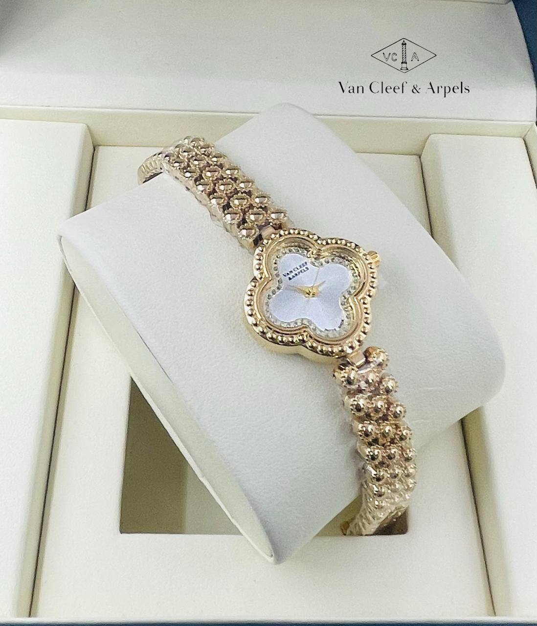 Vancleef Ladies
50 dhs🪙💚

Zain29
♥️♥️♥️