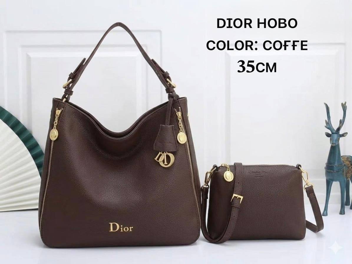 CHRISTIAN DIOR 
ʜᴏʙᴏ  ɢᴏʟᴅᴛᴏɴᴇ
ᴡɪᴛʜ ʟᴏɴɢ sᴛʀᴀᴘ/ ᴘᴏᴜᴄʜ
sᴏғᴛ ʟᴇᴀᴛʜᴇʀ 
sɪᴢᴇ:𝟑𝟓ᴄᴍ
110 dhs🇦🇪

Zain56
♥️♥️♥️