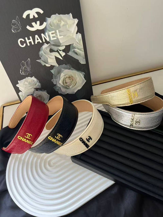 Headband 🔥*
good quality 💯
With paper bag 🛍️
20 dhs🪙🌨️
With master box 🗃️ 
40 dhs🪙🌨️

Zain216
♥️♥️♥️