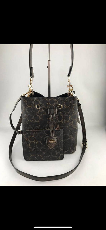 Coach
Master 💓💓
🌺😍23cm 
240 dhs✅

Zain248
♥️♥️♥️
