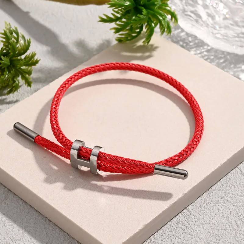 Hermes
Good quality 
Bracelet 
With black boxes
20 dhs🇦🇪🇦🇪

With normal boxes and 
Paper bag
30 dhs🇦🇪🇦🇪

With original boxes
40 dhs🇦🇪🇦🇪

Zain216
♥️♥️♥️