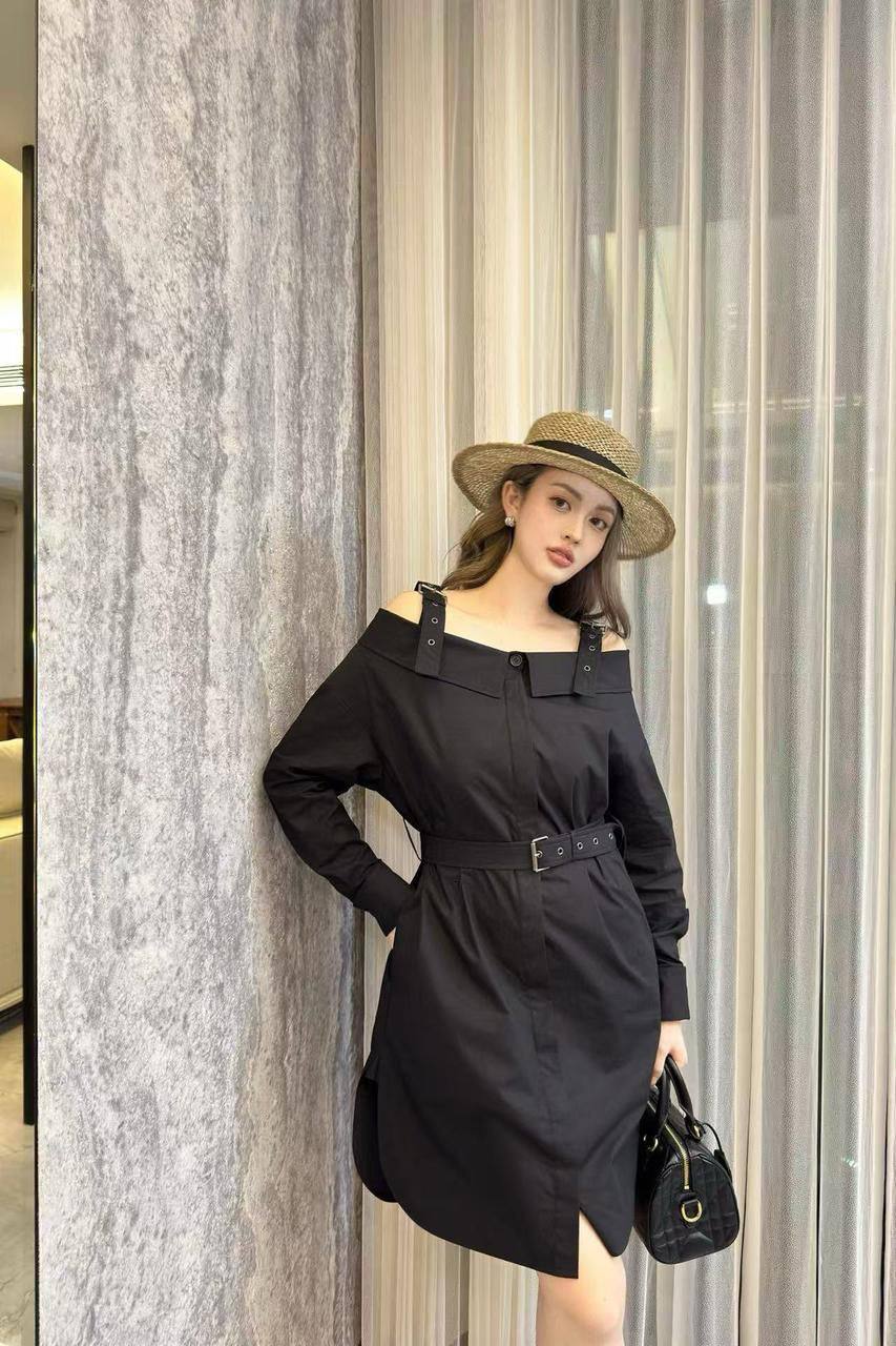 *New collections 
190 dhs👑
*good  quality  
*Sizes:S M L 
*AVAILABL

Zain231
♥️♥️♥️