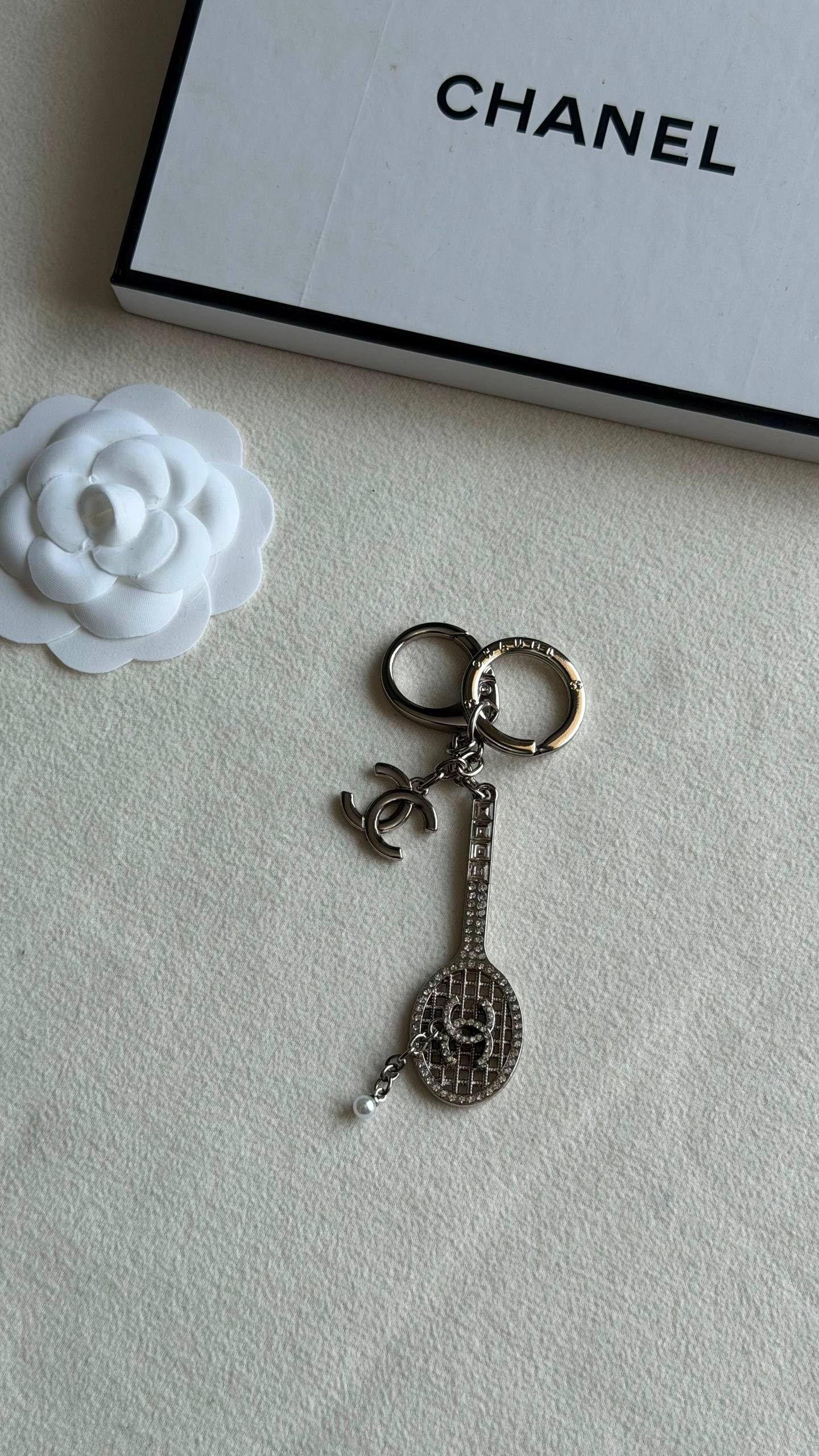 GUCCI  & CHANEL 
CHARMS
Super master quality 
*with complete packing*🎁
240 dhs✅

Zain280
♥️♥️♥️