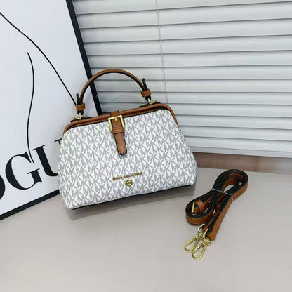 MK
90 dhs🪙💕 

with box 
🎁🎁🎁

high quality

Zain26
♥️♥️♥️