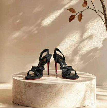 Christian Louboutin
🍁 *SIZE:  36 TO 41*🍁
230 dhs✅

Zain224
♥️♥️♥️