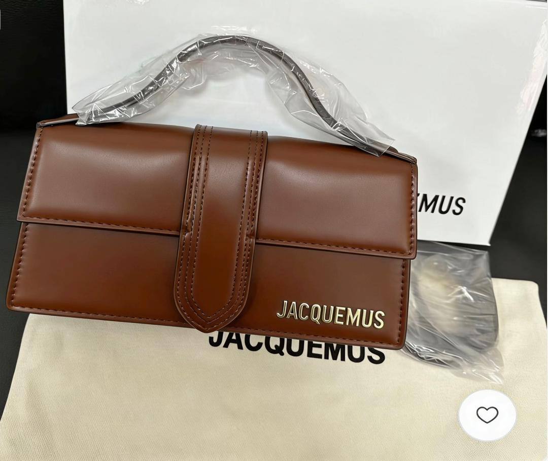 Jacquemus
110 dhs🪙🌨️
size：22CM
Good quality 

with box
🎁🎁🎁

Zain35
♥️♥️♥️