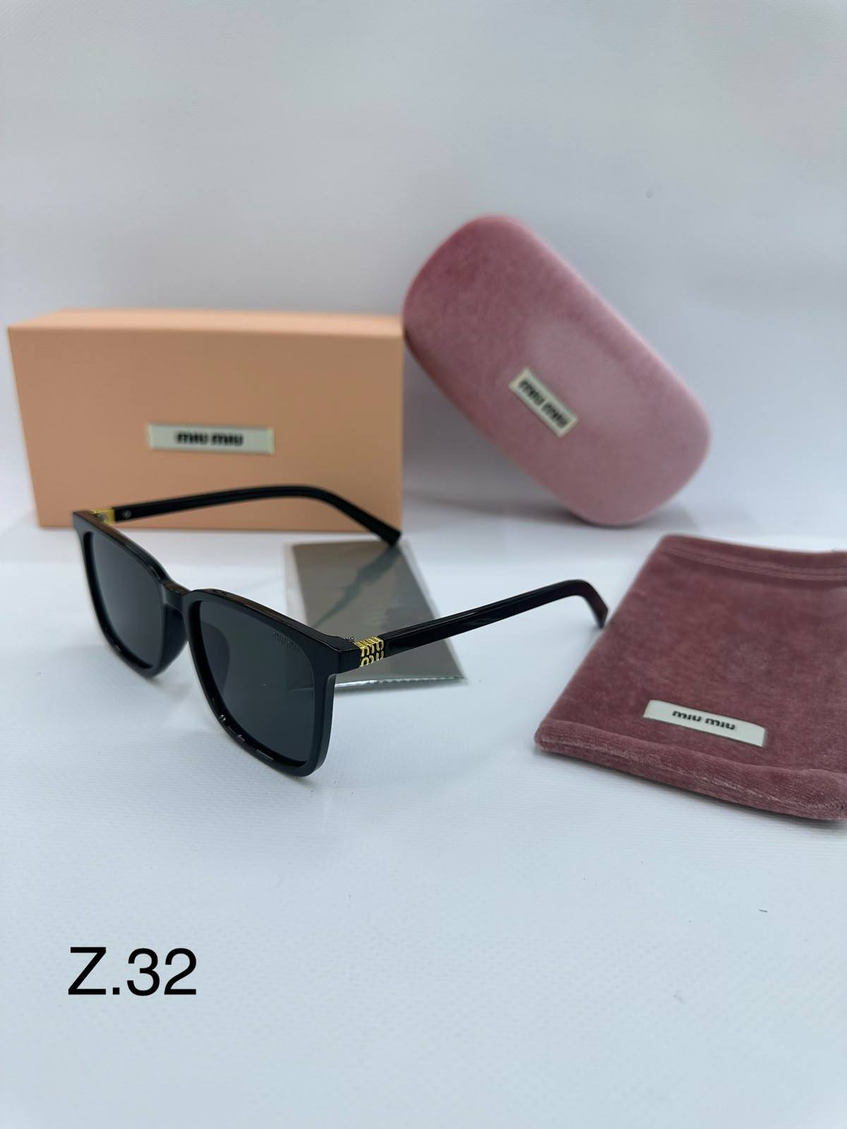 MIU MIU 
Sunglasses 💥
Copy 1️⃣ 
good quality 💯
With original boxes  🗃️ 
60 dhs✅

Zain216
♥️♥️♥️