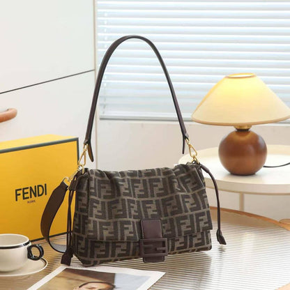 Chanel - Fendi - MK - Miu Miu
95 dhs🪙💕
high quality 

with box
🎁🎁🎁

Zain26
♥️♥️♥️