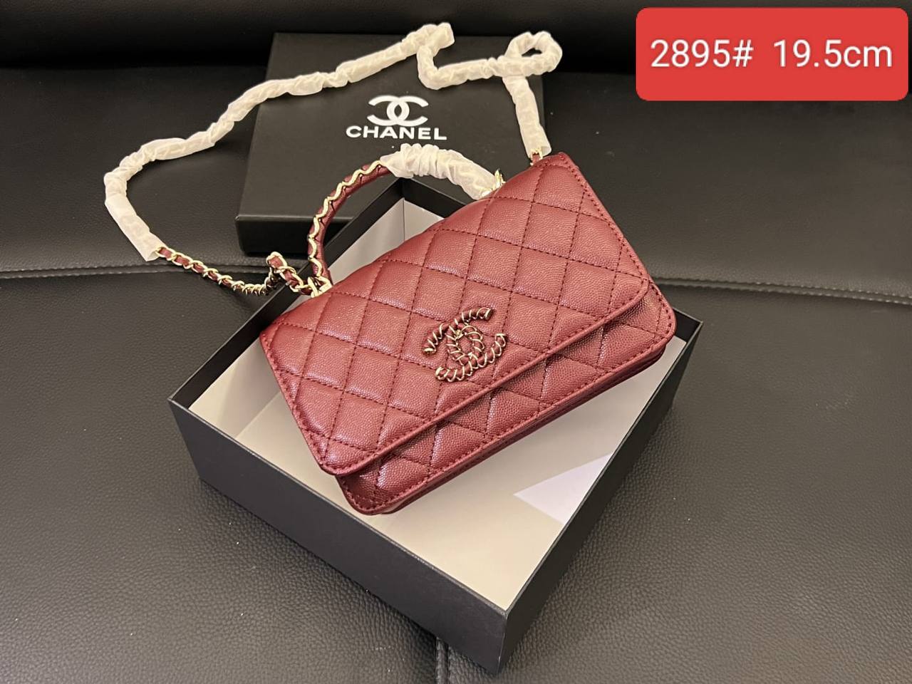 Chanel
100 dhs🇦🇪🇦🇪 
with box high quality20cm

Zain26
♥️♥️♥️