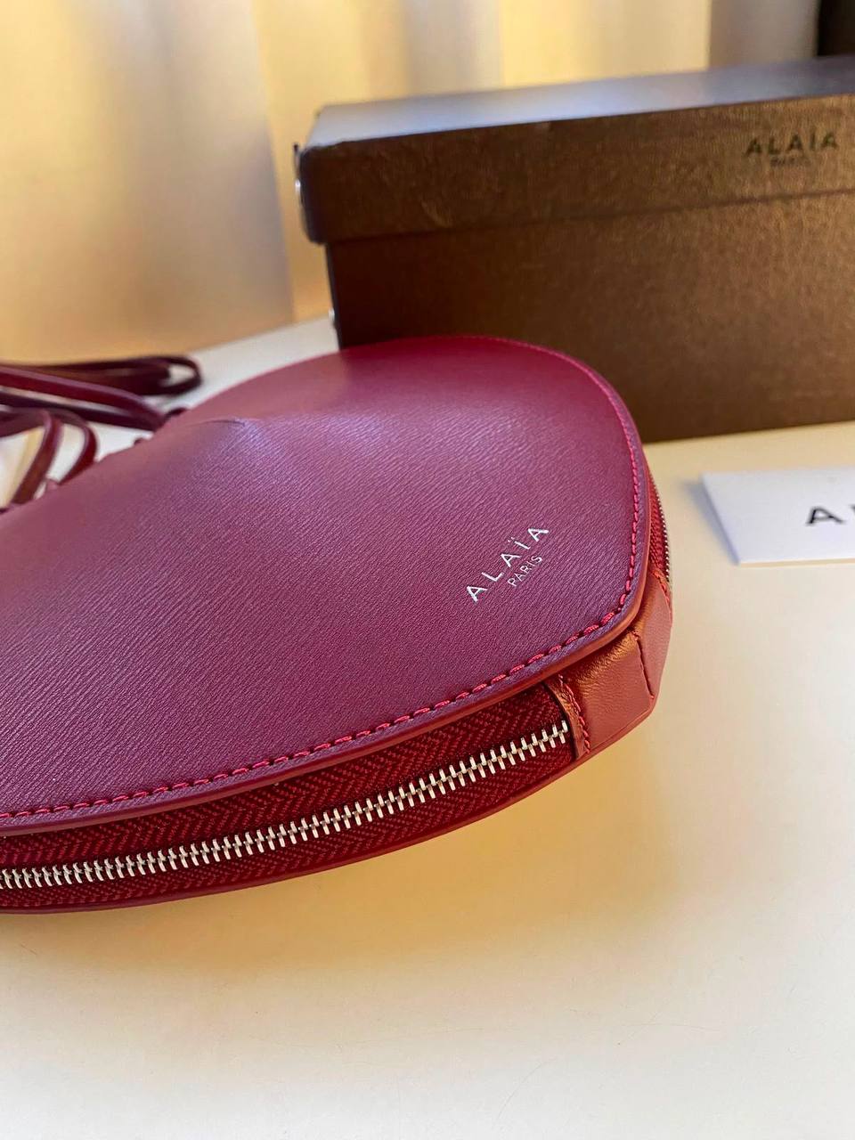 Alaia Le Cœur bag
*Size 21 cm*
For Price 👇 WhatsApp✅
0568585901 
0507557372
0552275751 Owner Zain 👌

Zain274
♥️♥️♥️
