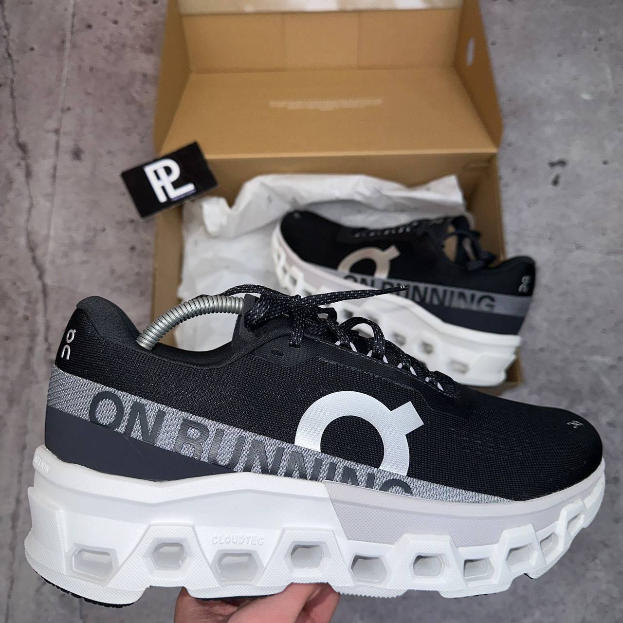 ON Cloud monster 2 ‘black’🖤
36 to 45 AVAILABLE 🤩
240 dhs✅

Zain242
♥️♥️♥️