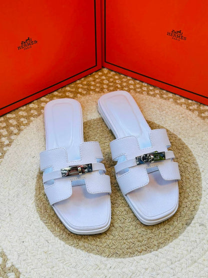Hermes
Size 36-42 
100 dhs💓

Zain132
♥️♥️♥️