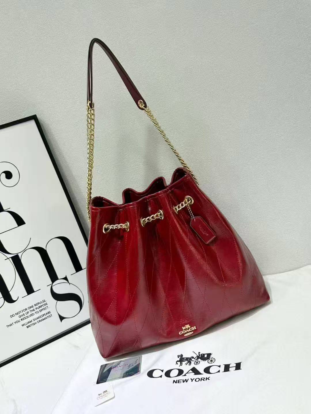 Chanel
110 dhs❣️

Zain177
♥️♥️♥️