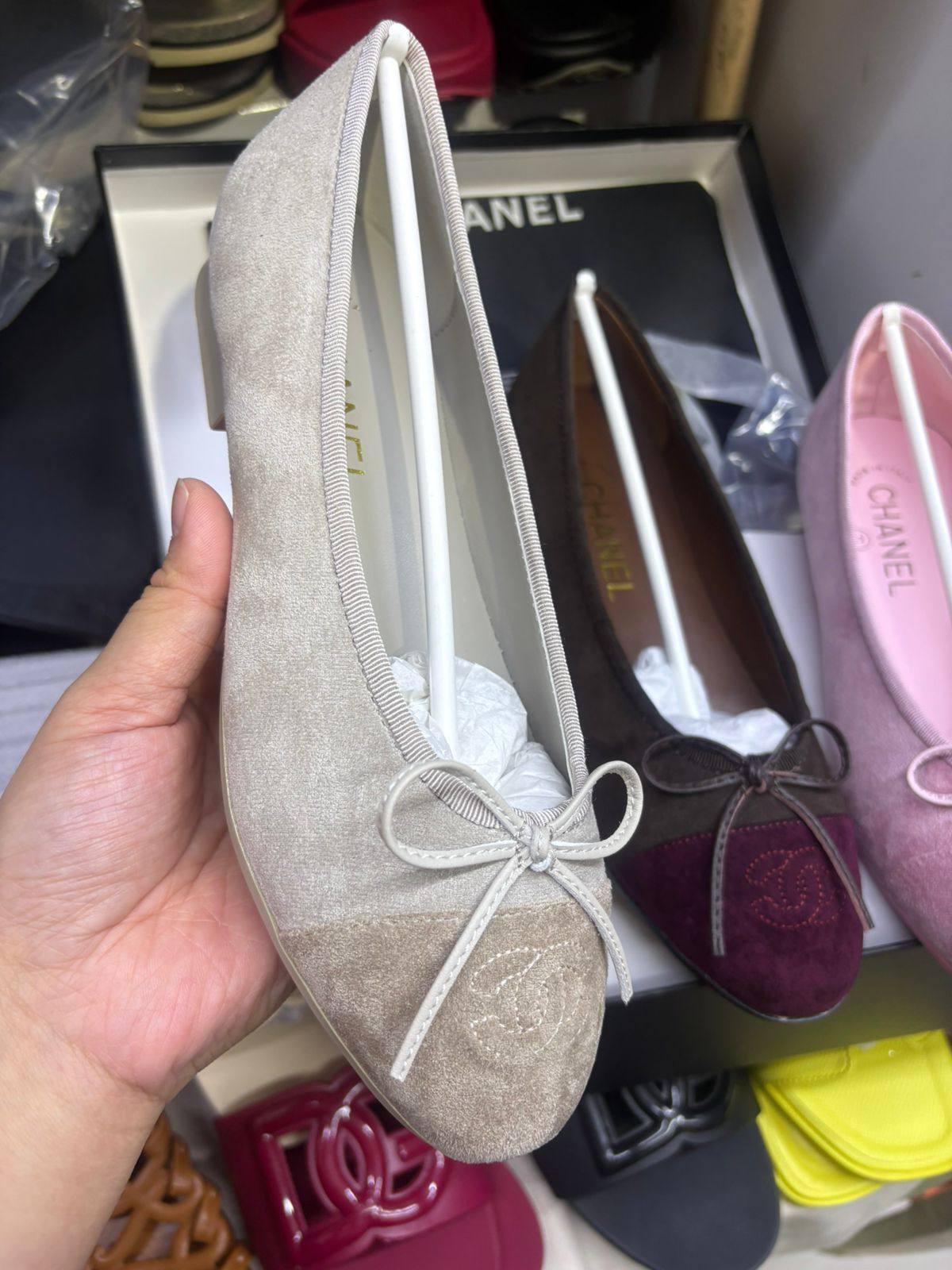 Chanel
Size 36-41
130 dhs❣️

Zain145
♥️♥️♥️