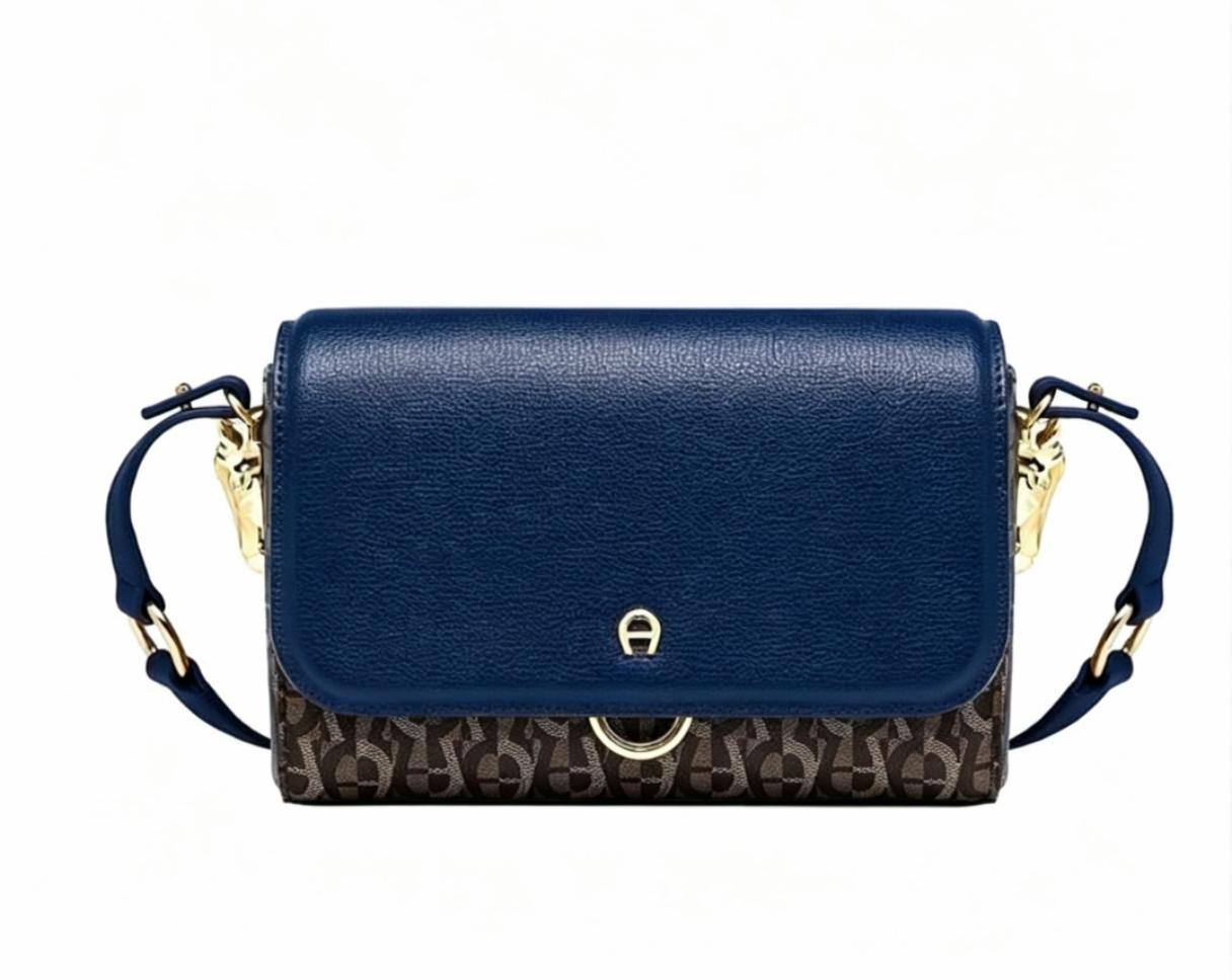 Aigner
95 dhs✅

with box
🎁🎁🎁

Size:20/8/15

Zain07
♥️♥️♥️