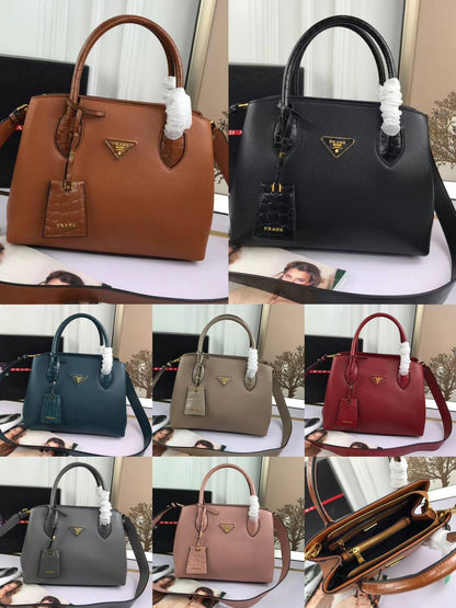 Prada
110 dhs✅

Zain143
♥️♥️♥️