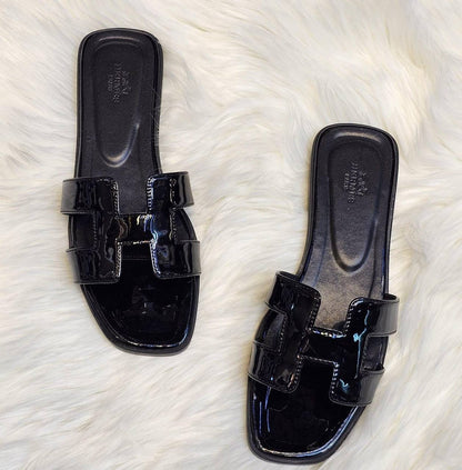 HERMES 
☘️ *SIZE  36  to 41 ☘️                                                                                                       
180 dhs✅

Zain224
♥️♥️♥️