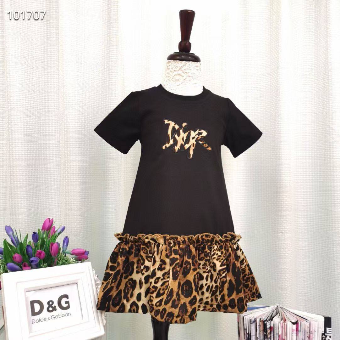 D&G - Dior
2-10y 
110 dhs🇦🇪

Zain151
♥️♥️♥️