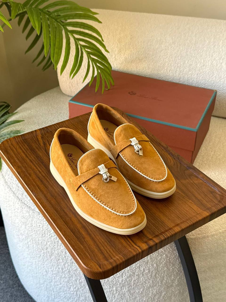 LORA PIANA 
SuperMaster Quality 💯
450 dhs💓
Size:36-41💥

Zain171
♥️♥️♥️