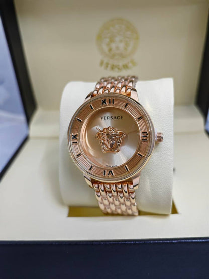 Versace ladies 
55 dhs🪙🌨️

Zain08
♥️♥️♥️