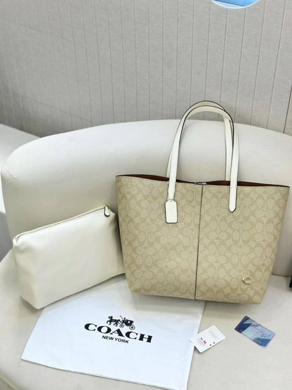 💞 Coach tote 2 in 1
1⃣️ First quality 
Size: 32 * 30 * 15 cm
90 dhs💚

Zain115
♥️♥️♥️