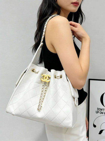 CHANEL 
GOOD QUALITY 
120 dhs✅
28cm

Zain39
♥️♥️♥️