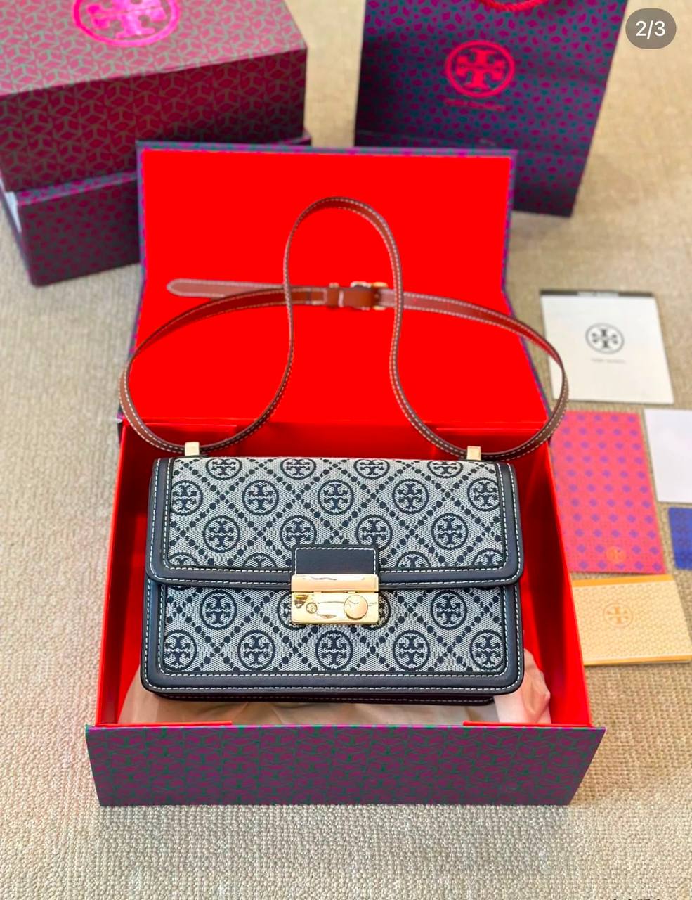 YSL - CH - Tory Burch - Hermes

with box
🎁🎁🎁

85 dhs✅

Zain38
♥️♥️♥️