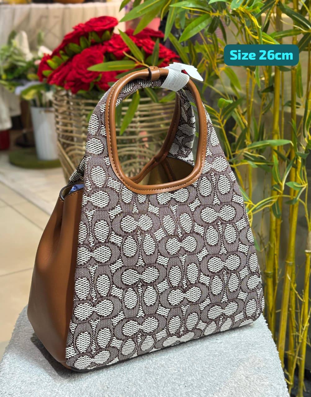 Coach

Good quality 

100 dhs❣️

Zain186
♥️♥️♥️