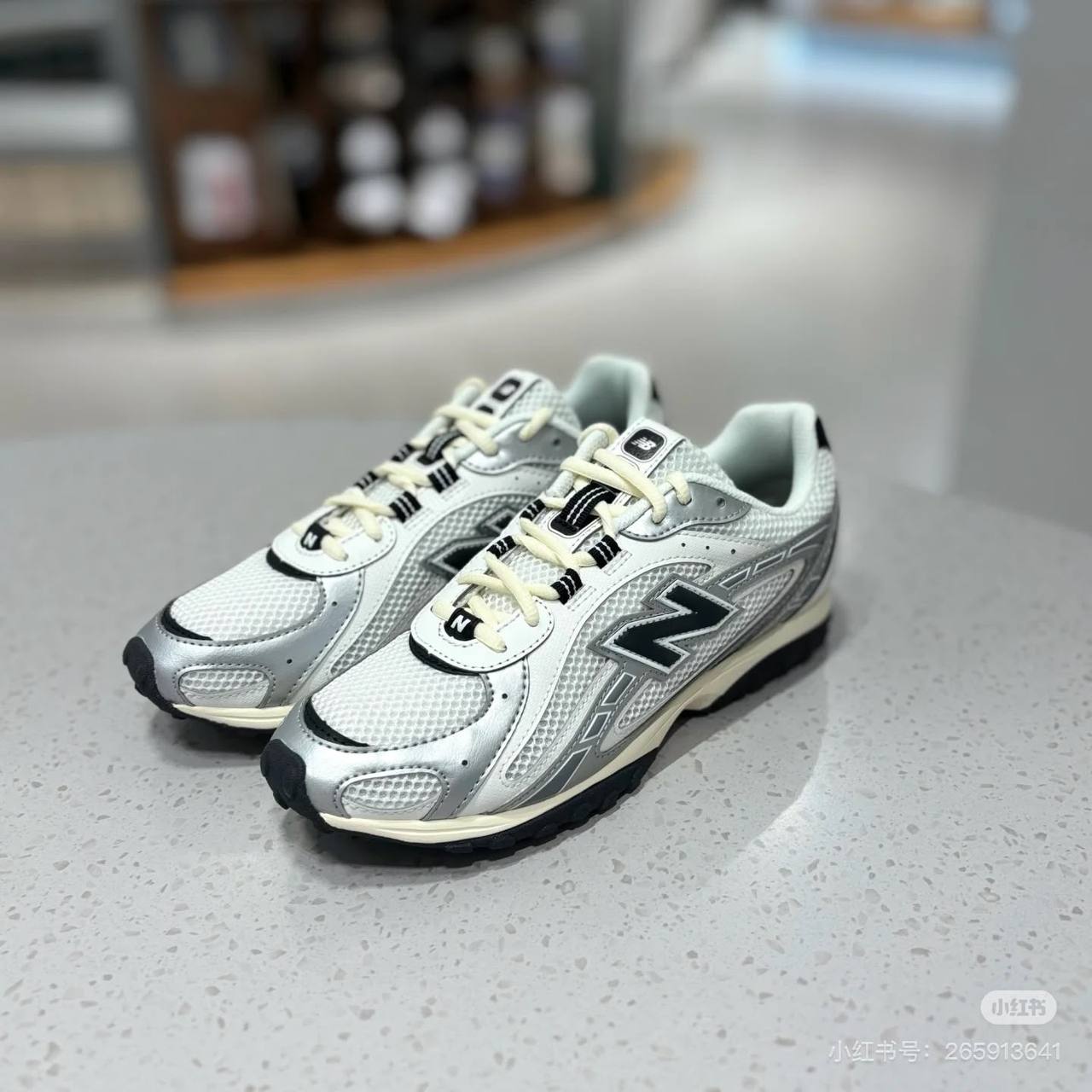 NB204L
Size 36-41
170 dhs✅

Zain145
♥️♥️♥️