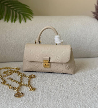 🌿💗*Louis Vuitton*😍🍃
            🌿🍁🍃
     💕Available now 💫
For Price 👇 WTSP Text Zain 0568585901

Zain246
♥️♥️♥️