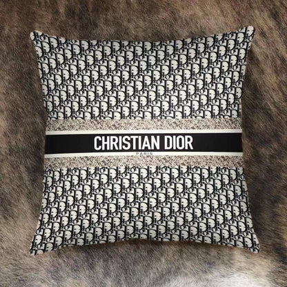 Master 
Pillowcases 
Size 45*45 
50 dhs❣️

Zain99
♥️♥️♥️