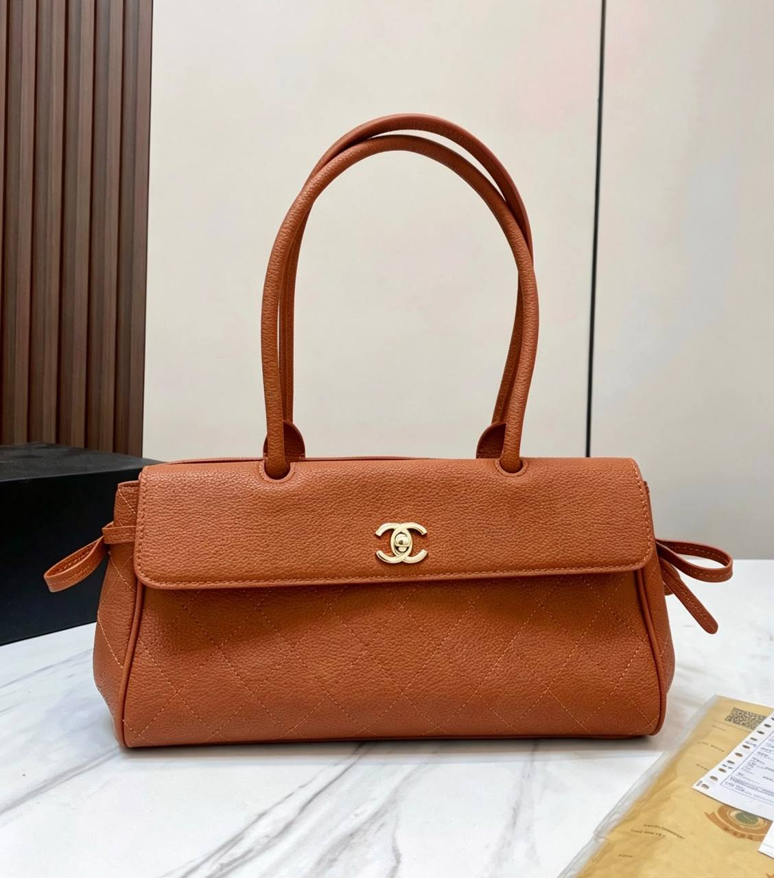 CHANEL 

NEW CAME 
MEDUIM SIZE 

GOOD QUALITY 
120 dhs🇦🇪🇦🇪

Zain39
♥️♥️♥️