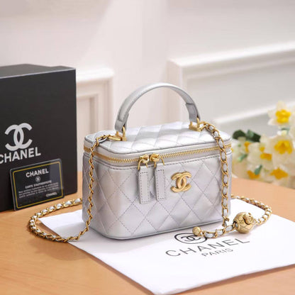 Chanel  ✨💥
Available original box 📦 
With full packing 🎀🎀
Super high quality 💥💥
For Price 👇 WhatsApp✅
0568585901 
0507557372
0552275751 Owner Zain 👌

Zain283
♥️♥️♥️