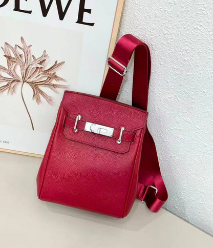 HERMES 

NEW DESIGN 

GOOD QUALITY 

WITH BOX 

110 DHS🇦🇪🇦🇪🇦🇪
Zain295
♥️♥️♥️