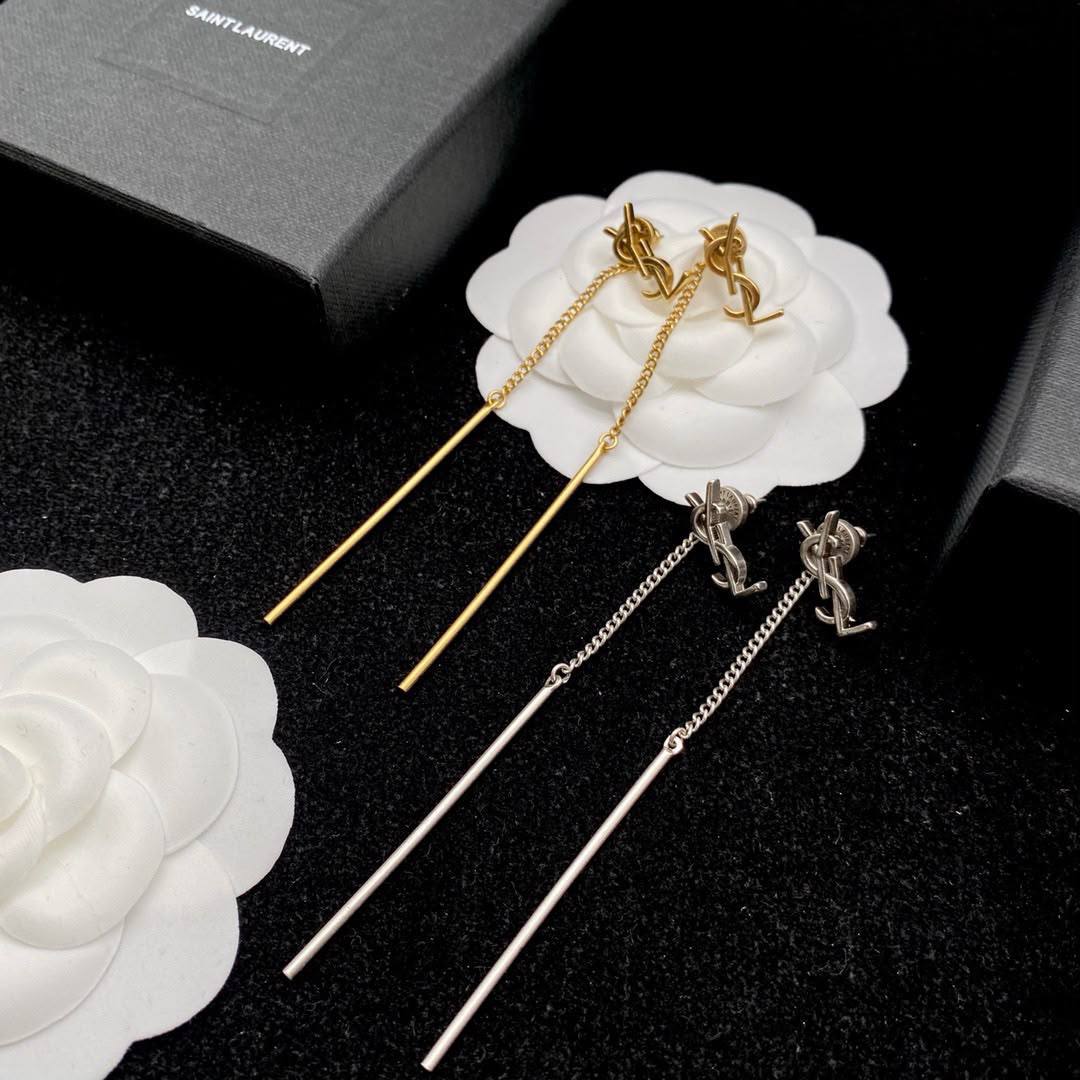 YSL Earrings
Master quality 

*55* AED normal box 📦

Zain48
♥️♥️♥️