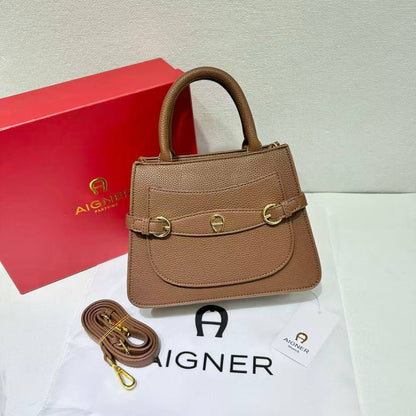 Aigner
100 dhs💓

High-quality 

in box🎁🎁🎁

Zain35
♥️♥️♥️