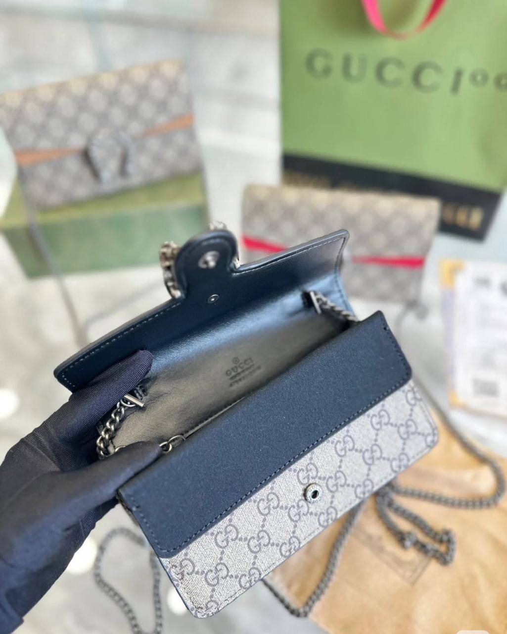 💖  Gucci Dionysus mini
1️⃣ First quality +🎁
Size : 19 * 14.5 cm
90 dhs❣️
with box🎁

Zain115
♥️♥️♥️