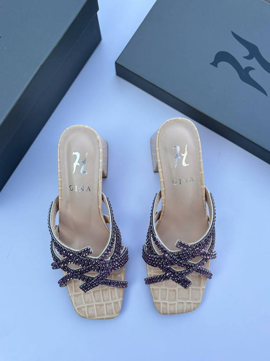 Gina 
120 dhs🪙🌺 
Size 36-42

Zain30
♥️♥️♥️