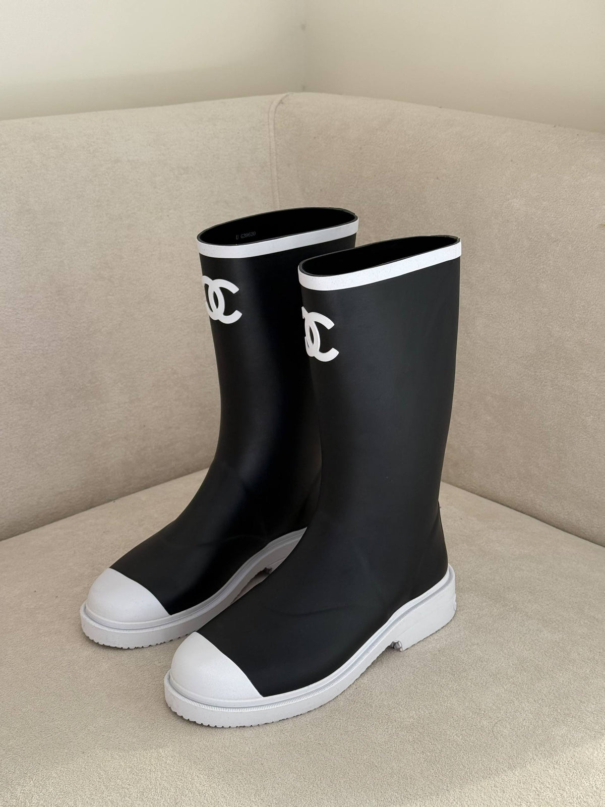 CHANEL
QUALITY:SUPER MASTER 
560 dhs🇦🇪🇦🇪

Zain319
♥️♥️♥️
