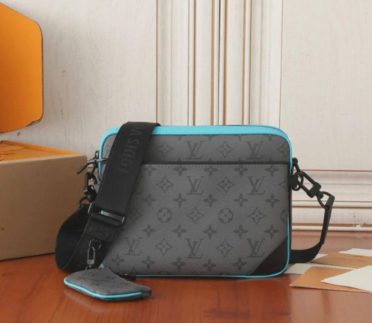 Men's Cross body Bag 
210 dhs❣️ 

With Box
🎁🎁🎁

Zain33
♥️♥️♥️