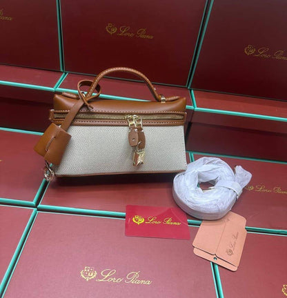 Loro Piana
110 dhs🇦🇪🇦🇪

Zain143
♥️♥️♥️