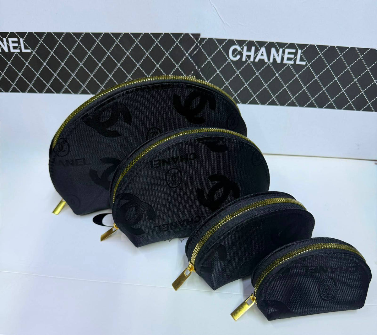 MK
LV
Chanel
Small bags

1st
35 dhs🇦🇪🇦🇪

Zain93
♥️♥️♥️