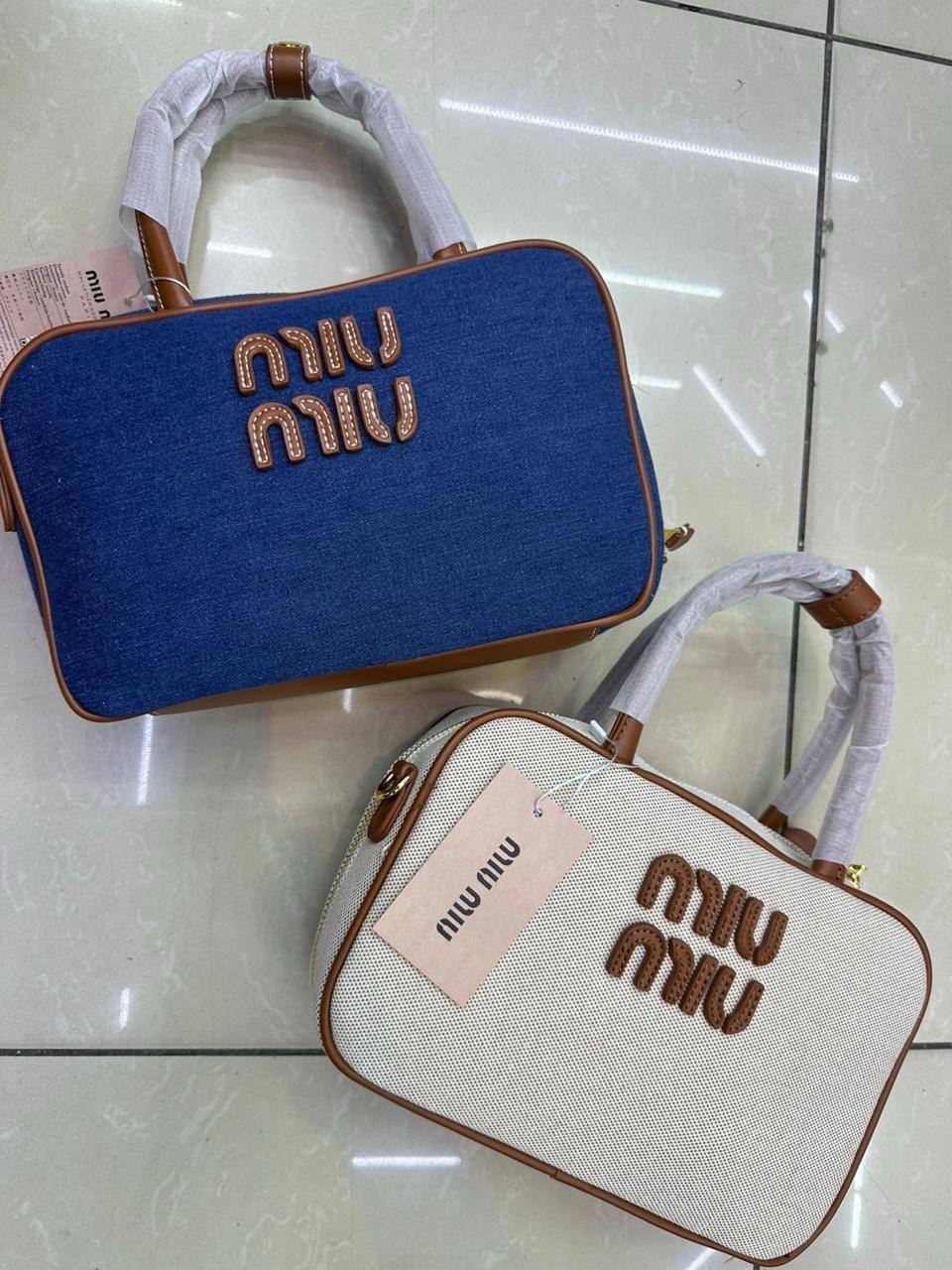 Miu Miu
90 dhs❤️
Good Quality

Zain90
♥️♥️♥️