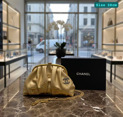 Chanel
Best quality

With box’s
🎁🎁🎁

115 dhs🗽
size 28cm

Zain158