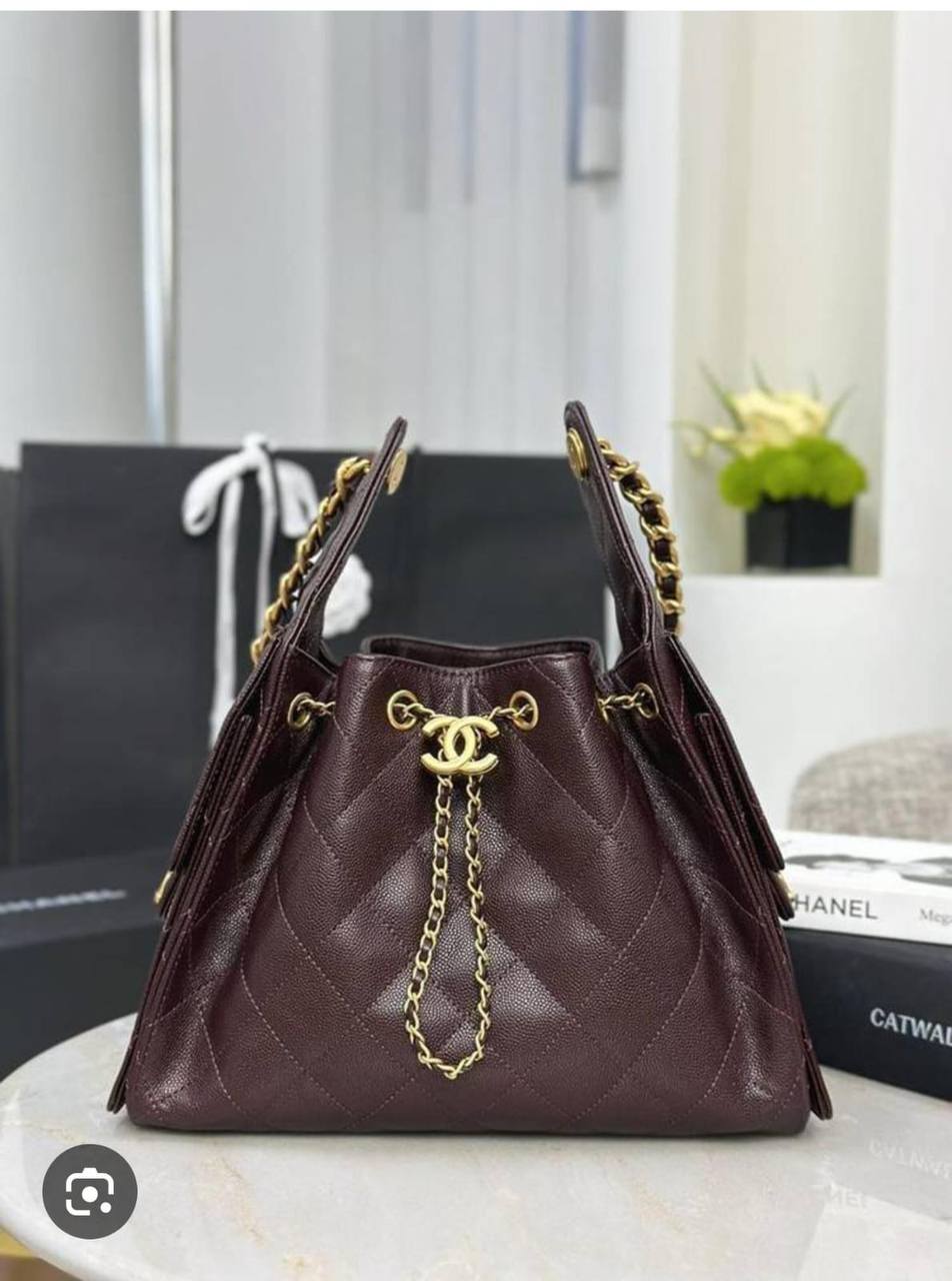 CHANEL 
COPY ONE NEW CAME 
130 dhs🇦🇪🇦🇪
SIZE: 28cm

Zain200
♥️♥️♥️