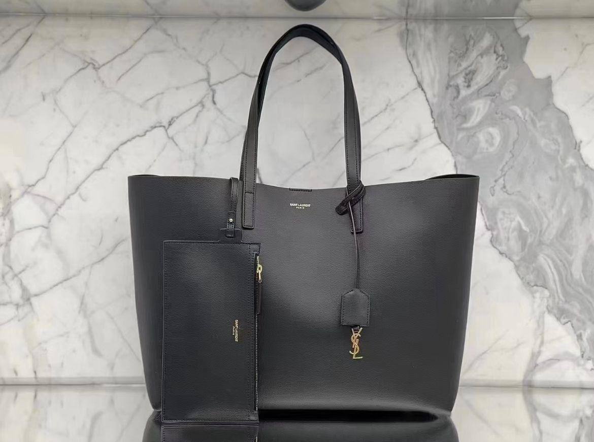 ❤️ Ysl Tote new
1️⃣ First quality 
Size : 48 * 31 cm
110 dhs🪙🌨️

Zain115
♥️♥️♥️