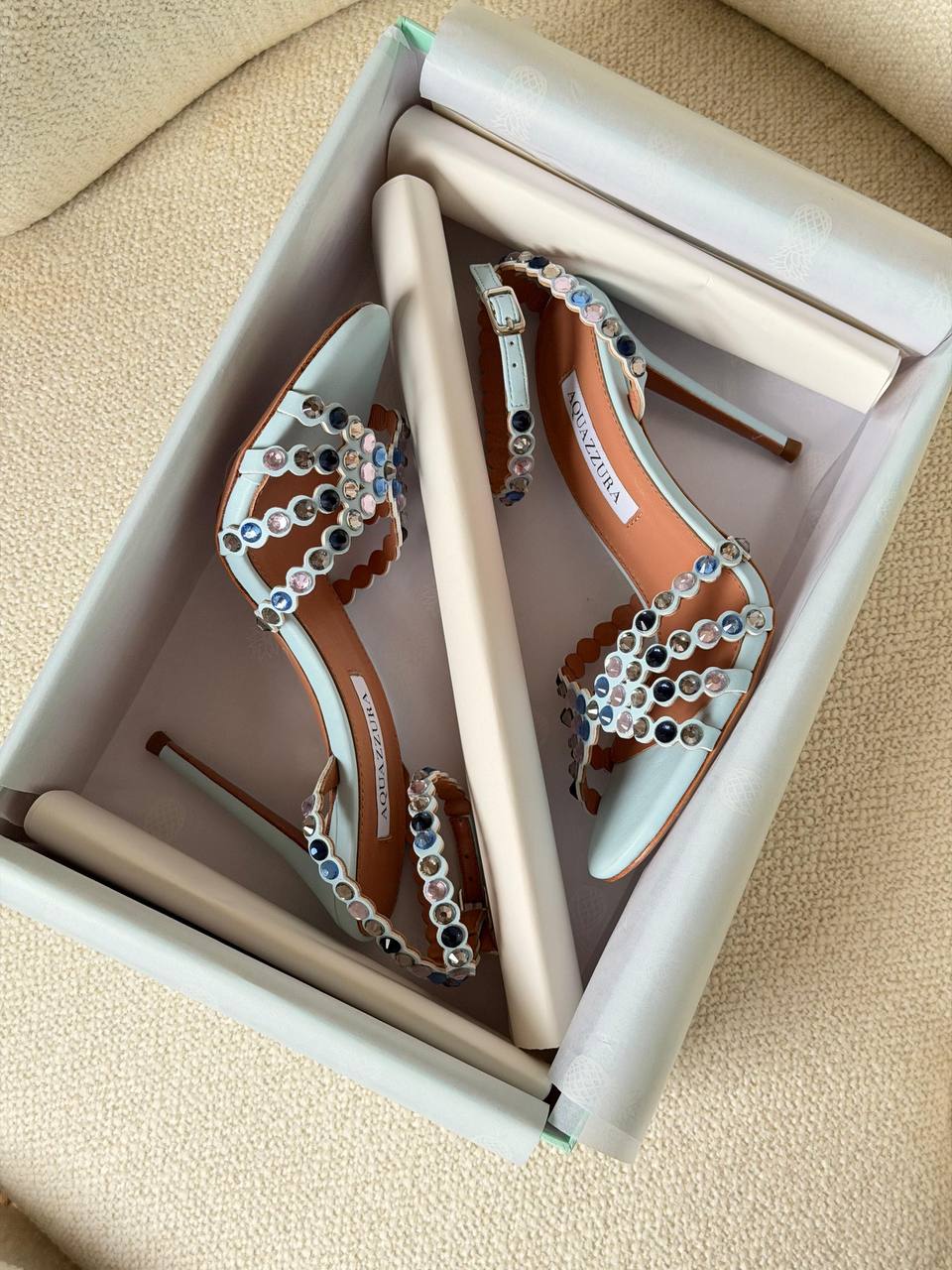 Aquazzura
𝑨𝑨𝑨 𝑸𝑼𝑨𝑳𝑰𝑻𝒀
𝑺𝑰𝒁𝑬 {36 𝒕𝒐 41}
450 dhs✅

Zain81
♥️♥️♥️